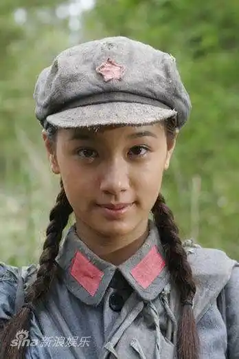 16岁出道,与杨洋搭档崭露头角,今在《我们的少年时代》中"傲气"来袭