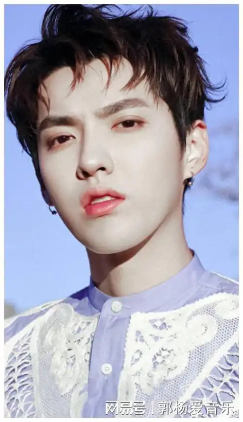 吴亦凡,突然冲上热搜,缝纫机还没踩够又来一个大瓜!