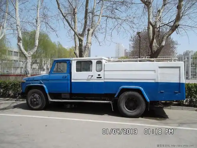 卡车论坛实拍老车之-早期尖头解放141水罐车消防车版一哥们拍的太喜欢
