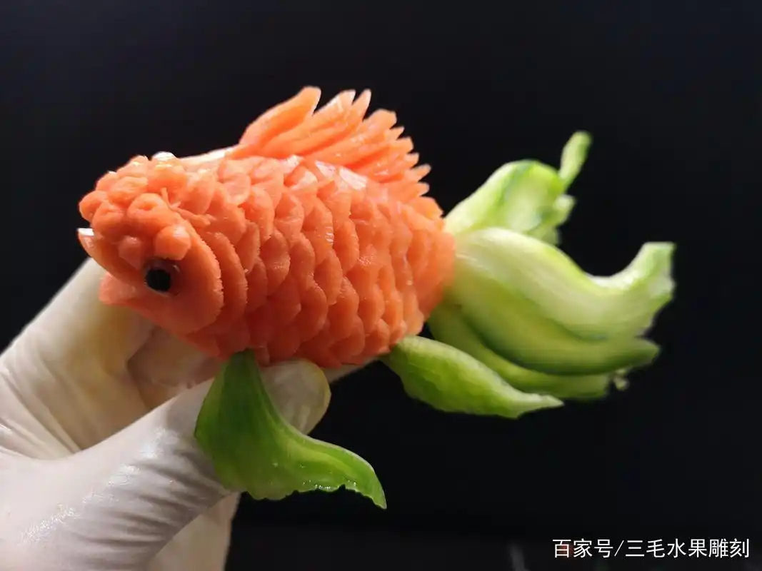 星级酒店食品雕刻师分享萝卜雕刻作品,美丽!