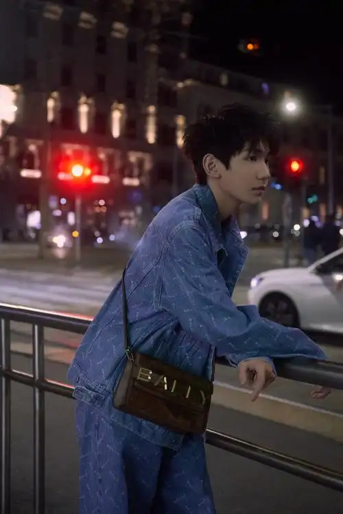 王源米兰看秀图##bally全球品牌代言人王源##bally全球品牌代言人