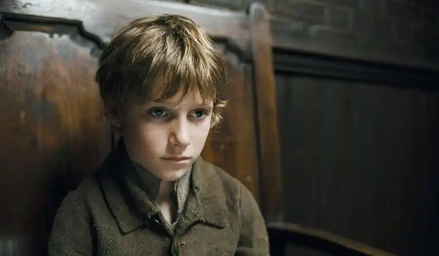 《雾都孤儿》:在命运的河流里漂浮,只要善心不改,总能交上好运_奥利弗