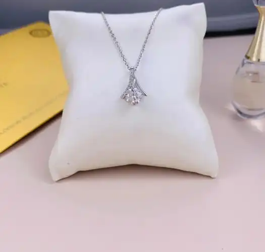 一克拉莫桑钻项链