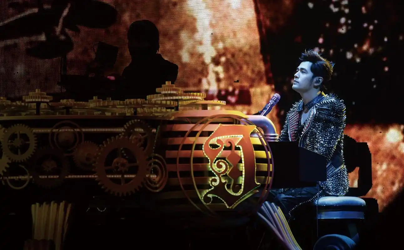 周杰伦地表最强dvd实物图,太好看啦!  独家赠送抱枕一个