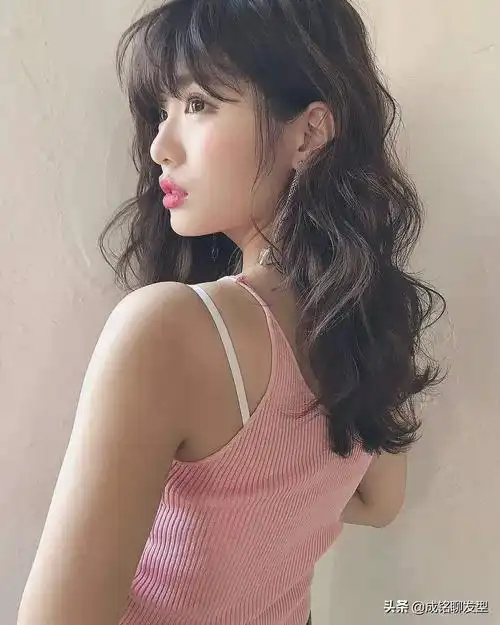 这10款精致时尚的长卷发今夏很流行,想换发型的小姐姐快来看看!