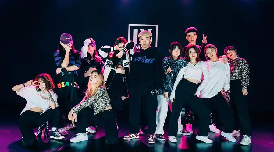 舞蹈挑战赛# #舞动2022# @微博舞蹈特别声明:以上文章内容仅代表渍哌