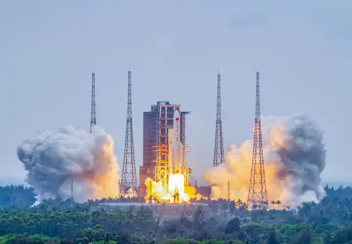 4月29日11时23分长征五号b遥二运载火箭在中国文昌航天发射场将中国