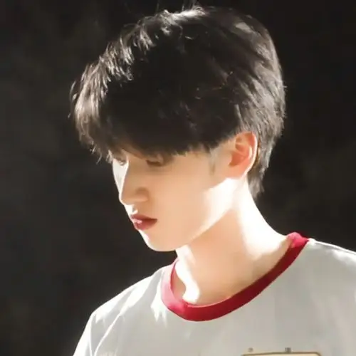 第129期严浩翔高清头像分享