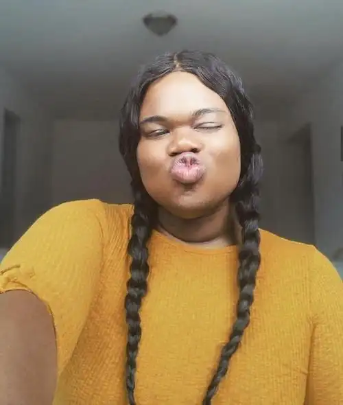 她被骂黑胖丑却被ck官宣成新任模特xxl号身材却颠覆审美