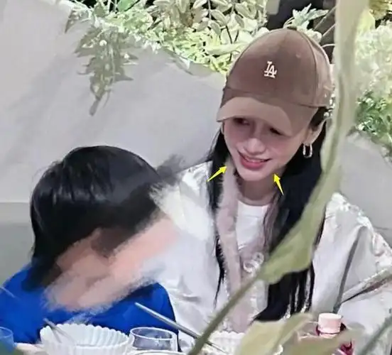 angelababy和儿子现身新中式风格美容大变形