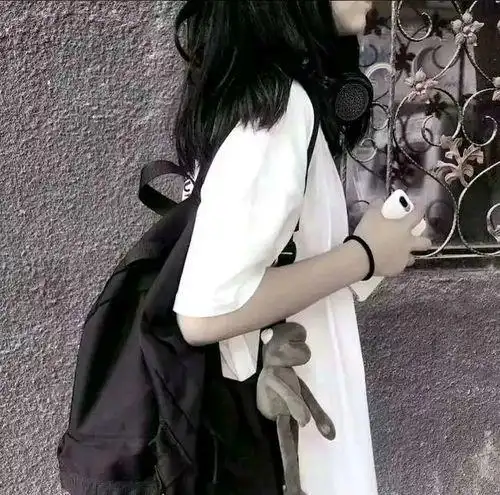 女生头像半身控不露脸黑白