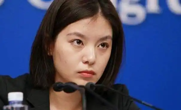 惹群嘲永远不要用自己的业余去挑战别人的专业中国四大女神外交翻译官