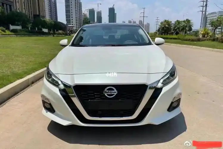 天籁20舒适版白色