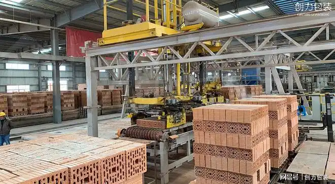 全自动打包机砖厂行业逐渐实现机械全自动化