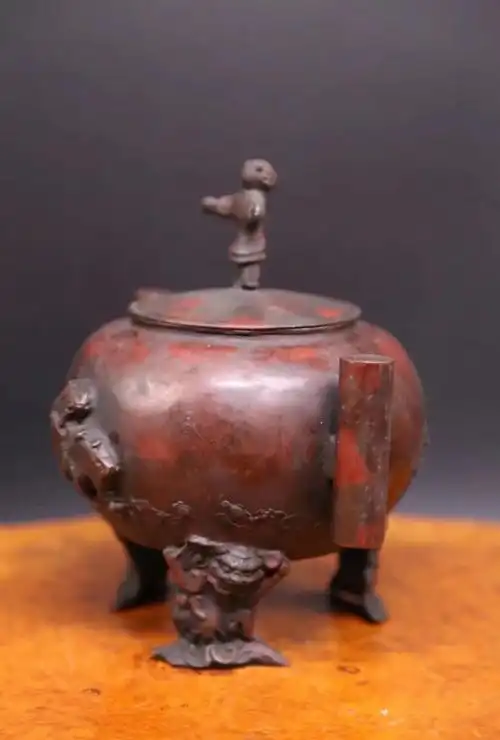 日本古董铜香炉:童子骑马纹三足香炉