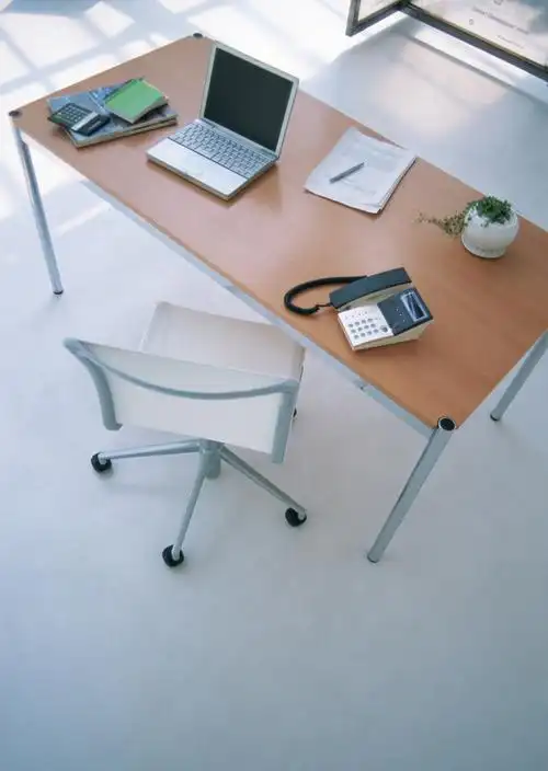 鼠标台灯办公桌办公场景背景素材