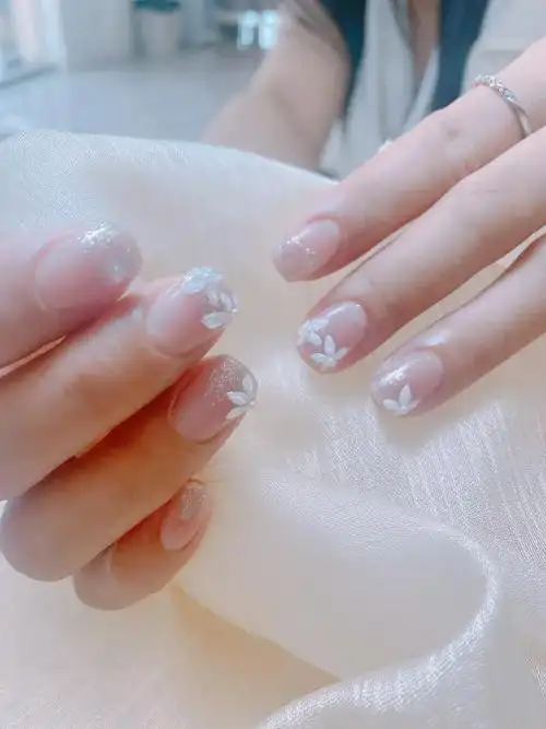 温柔小花花美甲