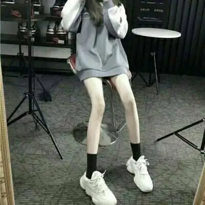 部位女头短裙控 中学生筷子腿图片,女生头像图片-回车桌面