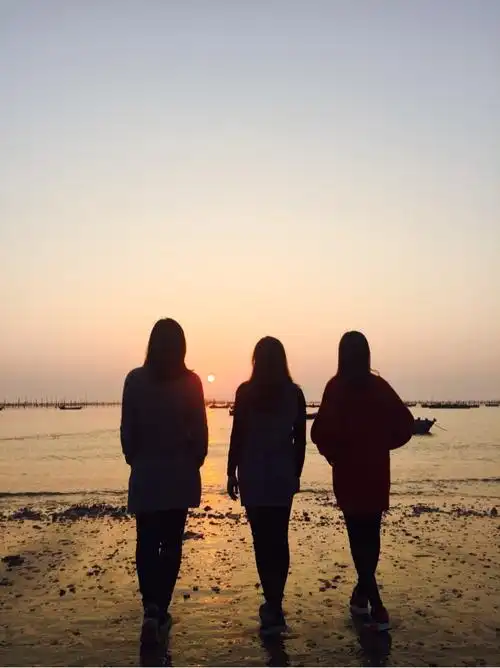 让我们爱的背影永远停格于家乡的这片海,这份情长留于心