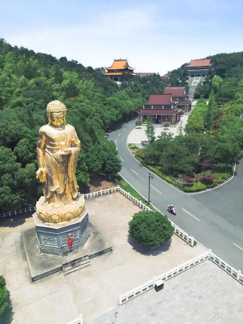 南京游子山丨真如禅寺 华东第一大佛的禅寺.真如禅寺,位于南京 - 抖音