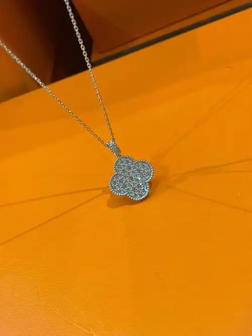 vca梵克雅宝白金满钻项链