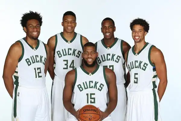 其实作为基德精心打造的组合,雄鹿队的首发能力并不低,目前他们首发