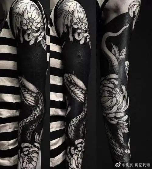 纹身作品推荐分享大面积黑色花臂纹身,超酷很有型!