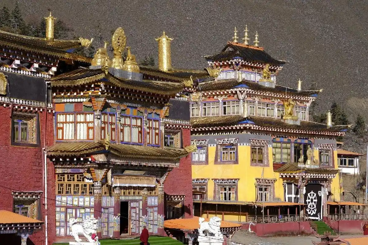 甘孜州新龙县措卡湖·措卡寺