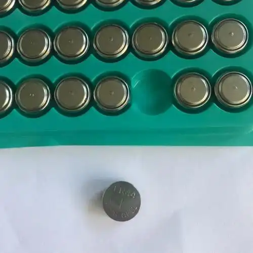 lr44纽扣电池儿童玩具电子计算机圆形纽扣小电池50粒一板