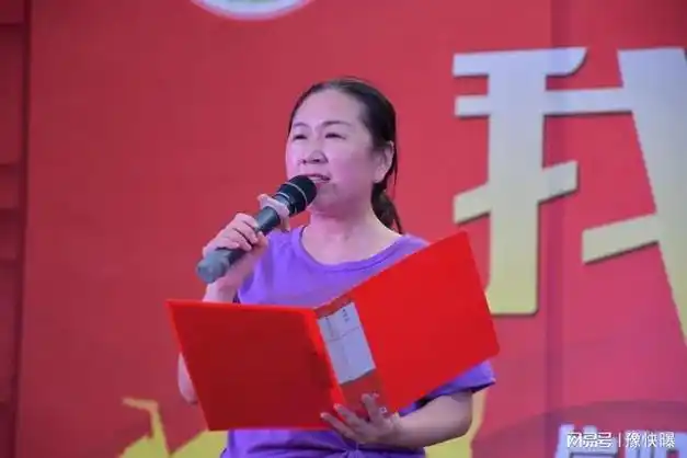 信阳市第一实验小学校长高琼引领学校发展迈上新台阶