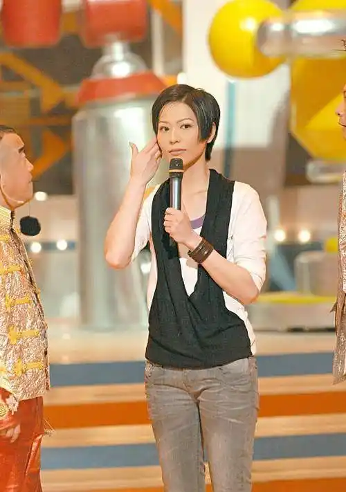 曾是香港知名演员,却被两任男友欺骗,如今44岁终于遇到真爱_滕丽名