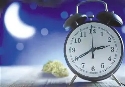 流言:"90后姑娘熬夜10年长出老年斑"的热搜新闻,除了让我们认识到老年