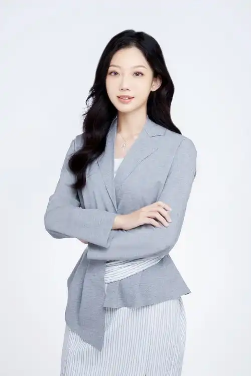 作业帮新匠师陈思宇海归名校女老师带孩子走进小鹿编程的世界