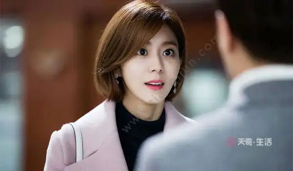 金宥真 饰 李世真