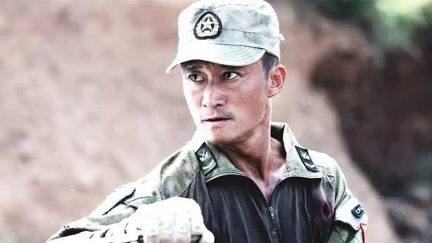 几分钟看完吴京动作电影《战狼》,犯我中华者,虽远必诛.