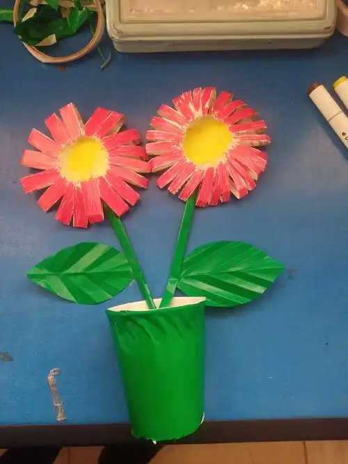 变废为宝—《太阳花》手工制作 .鲍墟中心小学一(1班)手工制作!