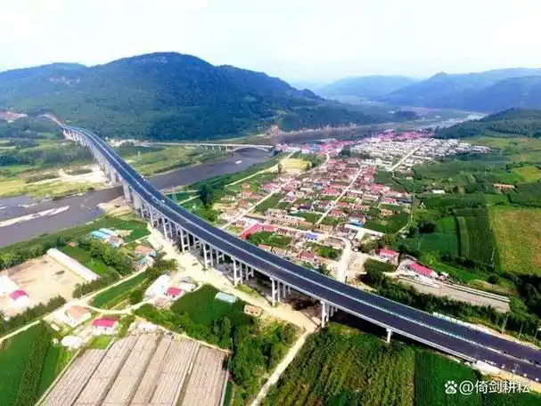 东北地区,一般是指辽宁,吉林,黑龙江三省和内蒙古东部地区.