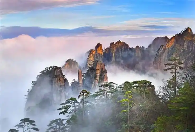 云雾缭绕的黄山有多梦幻  - 抖音