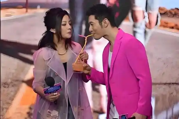 赵薇和黄晓明都离婚了,他俩会走到一起吗?