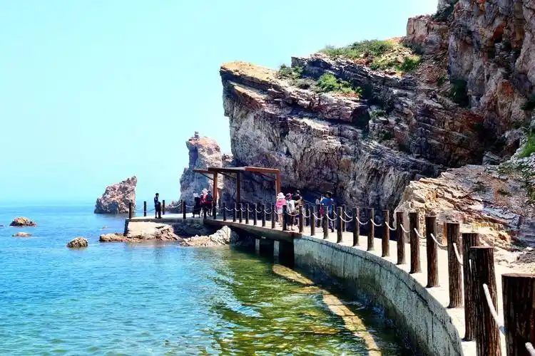 长岛蓬莱仙境对面的海上仙山夏天避暑胜地