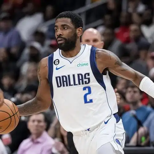 凯利-欧文作为联盟的超级巨星,今夏与独行侠续约三年1.