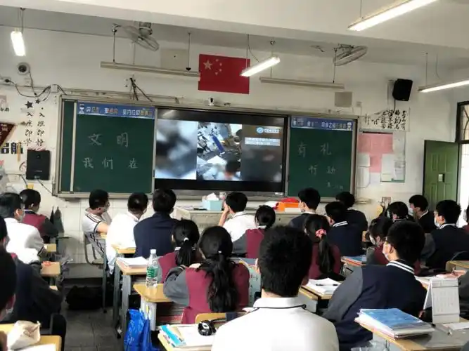 校园传真丨扬州市第一中学开展文明礼仪系列活动