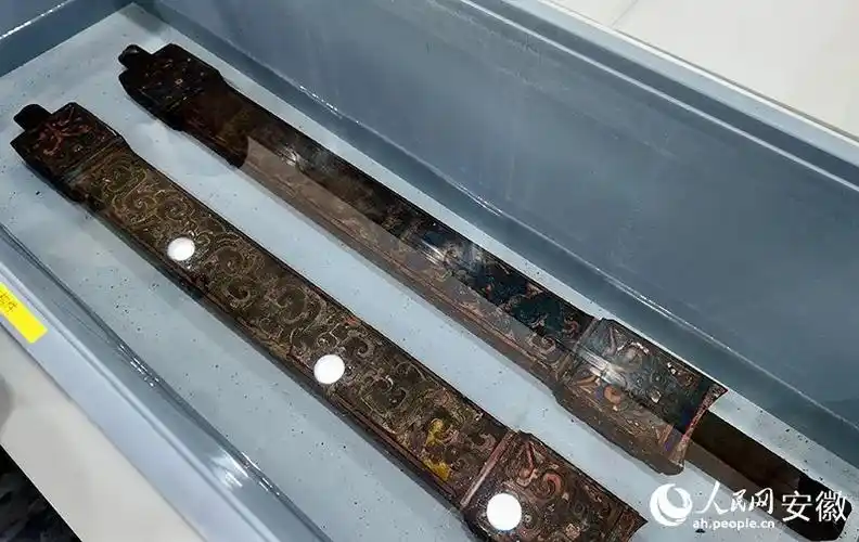 出土文物.人民网记者 陶涛摄