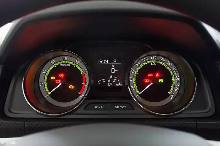 汽车仪表指针不动(探岳豪华plus油表指针不动) - 笔得汽车百科