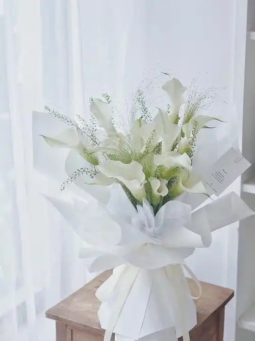 气质马蹄莲花束