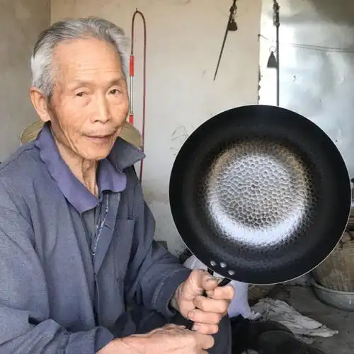 无烟铁锅不粘锅