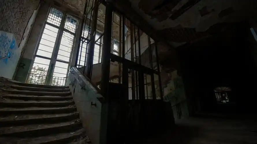 实拍曾医治希特勒的医院遗址阴森恐怖成电影取景地组图