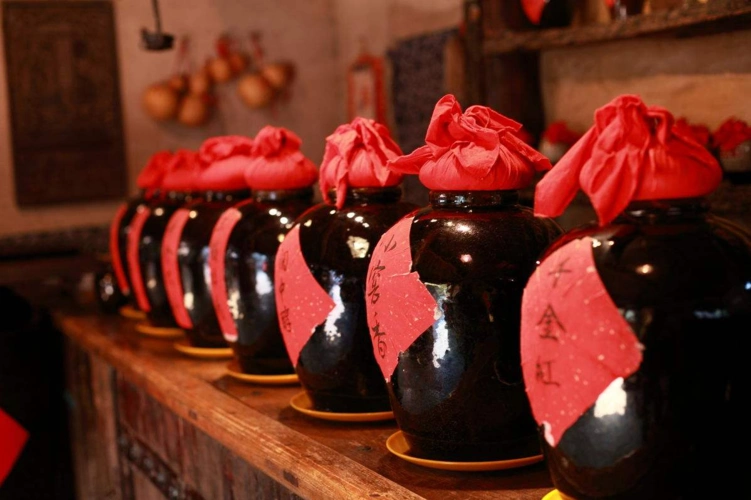 酒放越久越香浓,那么藏于古墓中的"千年老酒"好喝吗?