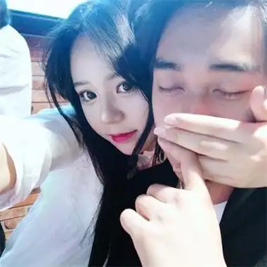 非主流超甜情侣头像爱我就抱抱我