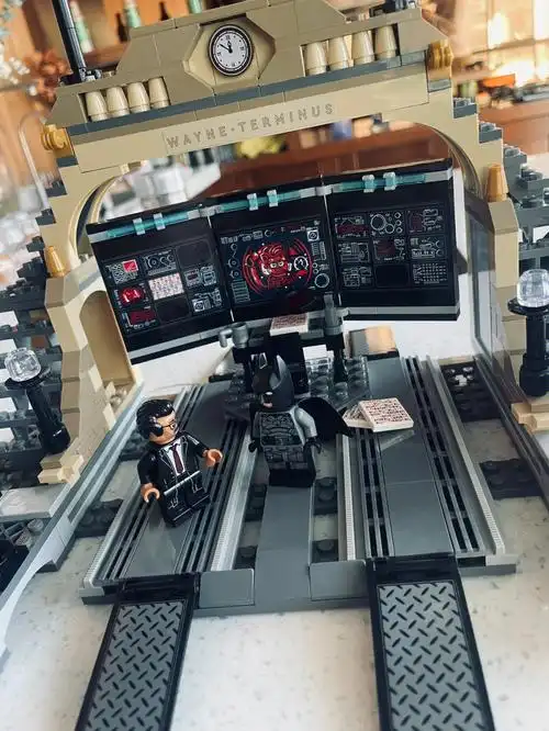 乐高新蝙蝠侠蝙蝠基地套装